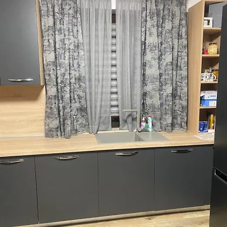 Sea Sunrise Apartment *