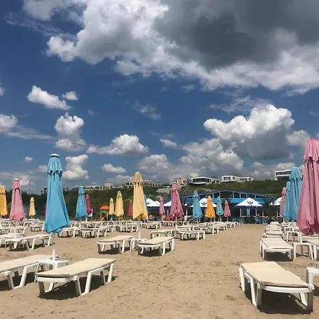 Sea Sunrise Apartment Burgas