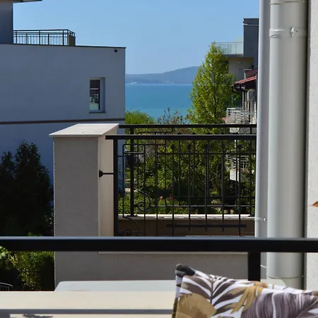 Sea Sunrise Apartment Burgas